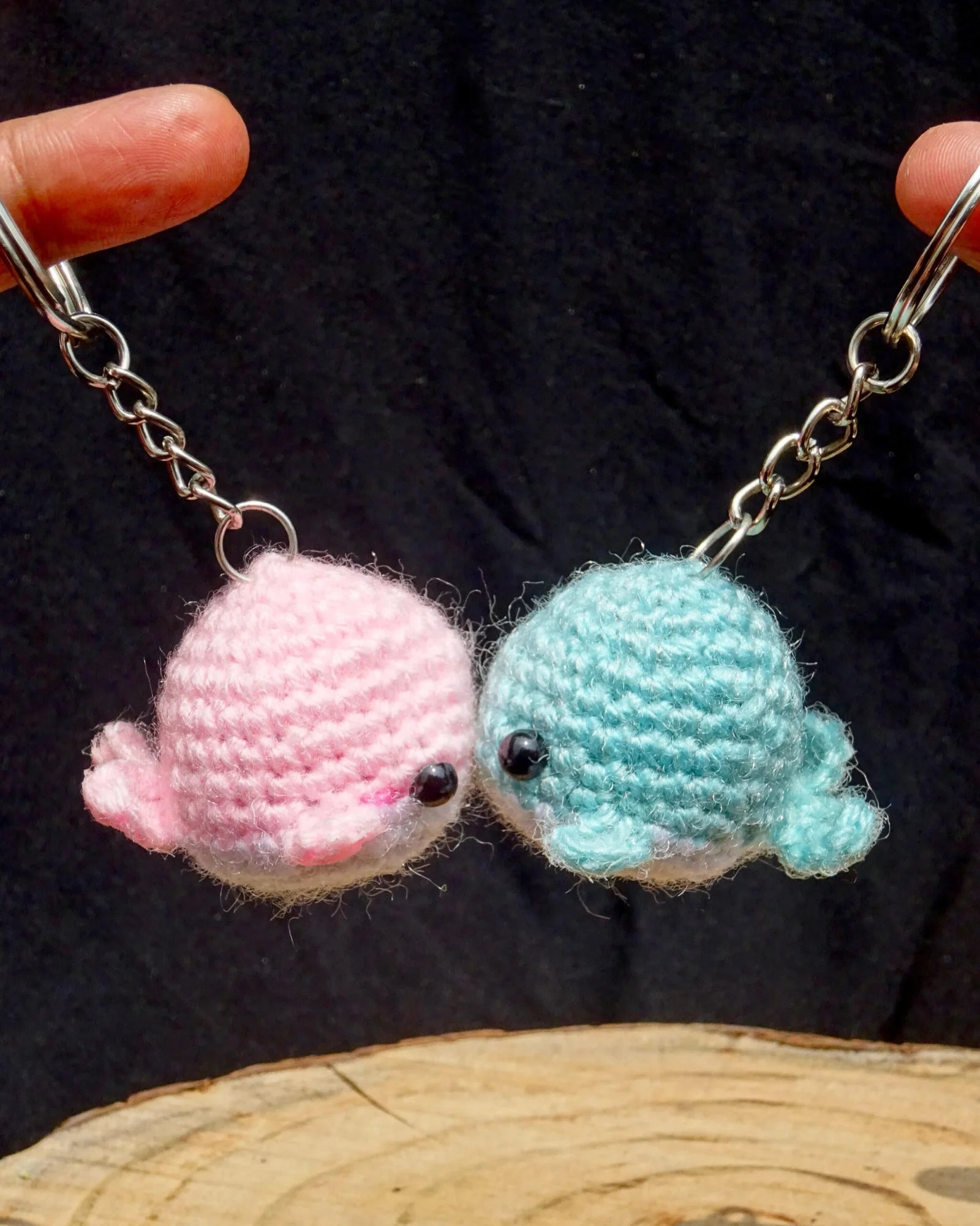 Kissing Whales (Set of 2)